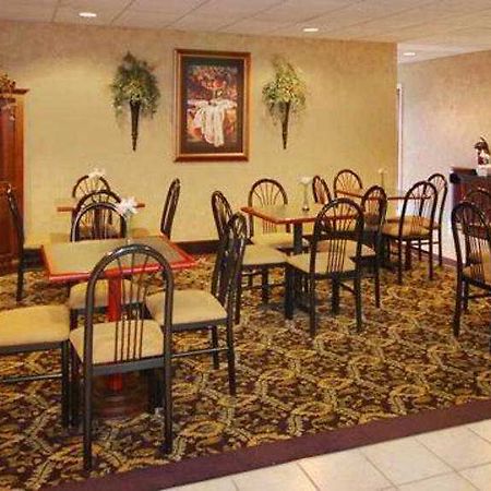 Comfort Suites Airport Columbus Restaurant photo