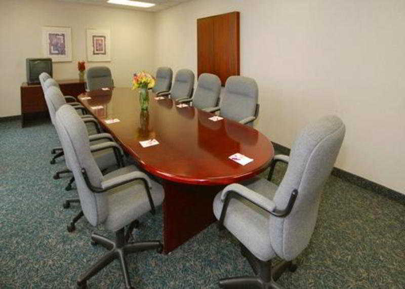 Comfort Suites Airport Columbus Facilities photo
