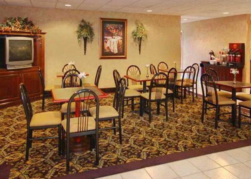 Comfort Suites Airport Columbus Restaurant photo